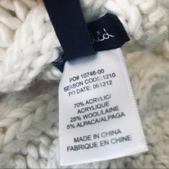 ⛄️Splendid Infinity scarf in white ❄️ - Picture 4 of 4